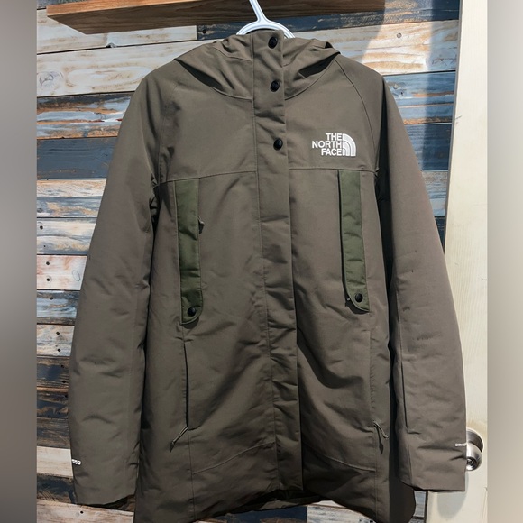 Women’s NorthFace 550 Jacket - Picture 1 of 5
